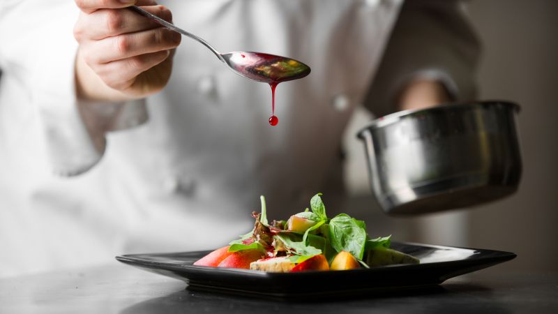 chef cucina generico a8b65fe1 - Soverato, cucina fusion per valorizzare i prodotti locali - 1 Soverato, cucina fusion per valorizzare i prodotti locali