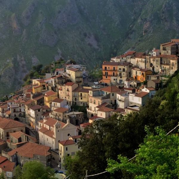 Buonvicino, tra le montagne verdi del Pollino