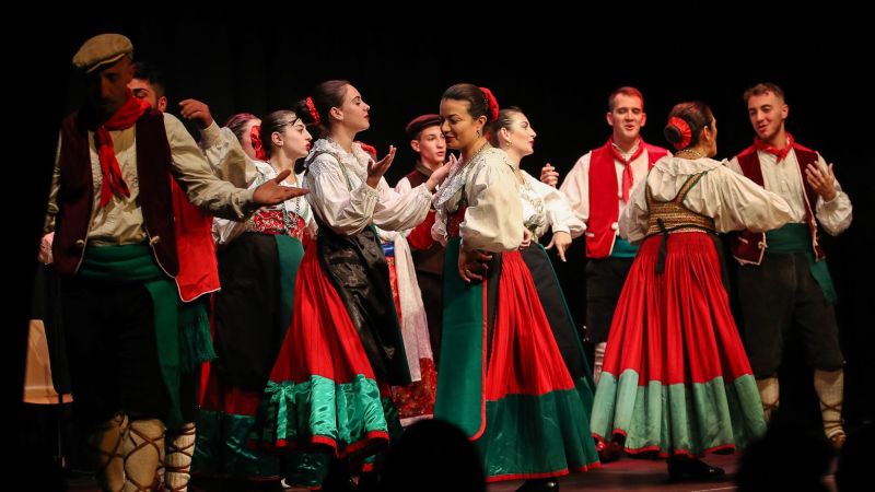 Castrovillari folklore ph Michel Renard b0f1a322 - Radici, Castrovillari celebra il patrimonio culturale calabrese - 1 Radici, Castrovillari celebra il patrimonio culturale calabrese