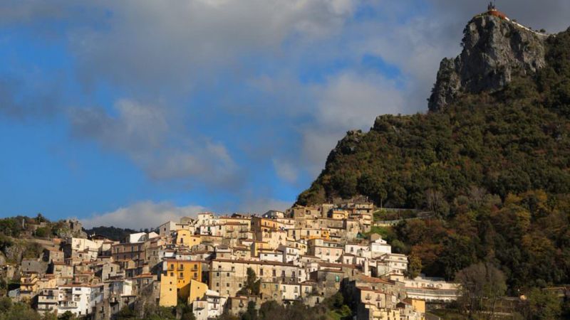buonvicino san ciriaco in vetta b0902141 - La favola di Buonvicino e del Santo di pace - 1 La favola di Buonvicino e del Santo di pace