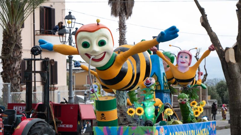 lamezia carnevale 4 b059b041 - Torna il Carnevale di Lamezia, sfilano i “Giganti dell’Allegria” - 1 Torna il Carnevale di Lamezia, sfilano i “Giganti dell’Allegria”