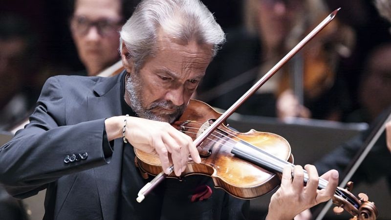 Giuliano Carmignola 12 b10c96e4 - Il violino di Carmignola e l'Orchestra Bruzia per il romantico Mendelssohn - 1 Il violino di Carmignola e l’Orchestra Bruzia per il romantico Mendelssohn