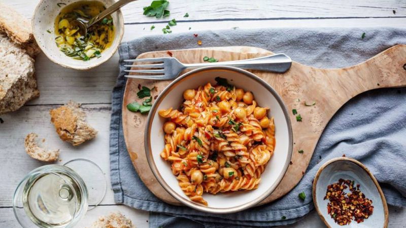 copertina b331d680 - Tu sei ciò che mangi, a tu per tu con Vito Teti: cosa racconta di noi la tavola calabrese? - 1 Tu sei ciò che mangi, a tu per tu con Vito Teti: cosa racconta di noi la tavola calabrese?