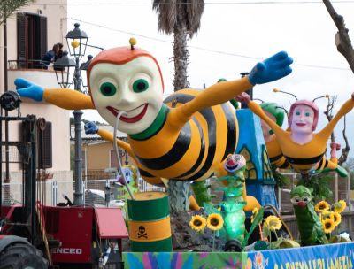 Torna il Carnevale di Lamezia, sfilano i “Giganti dell’Allegria”
