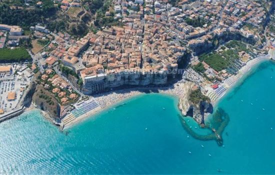 Tropea dallalto ph Slow food cover b52ce657 - Meraviglie di Calabria - 1