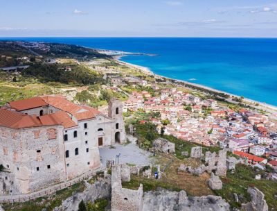 Roccella Jonica, le notti di festa e il tuffo tradizionale di ferragosto
