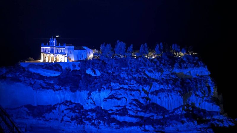 TROPEA ISOLA 230323 2 bb445248 - Tropea, l'isola si colora di blu - 1 Tropea, l’isola si colora di blu