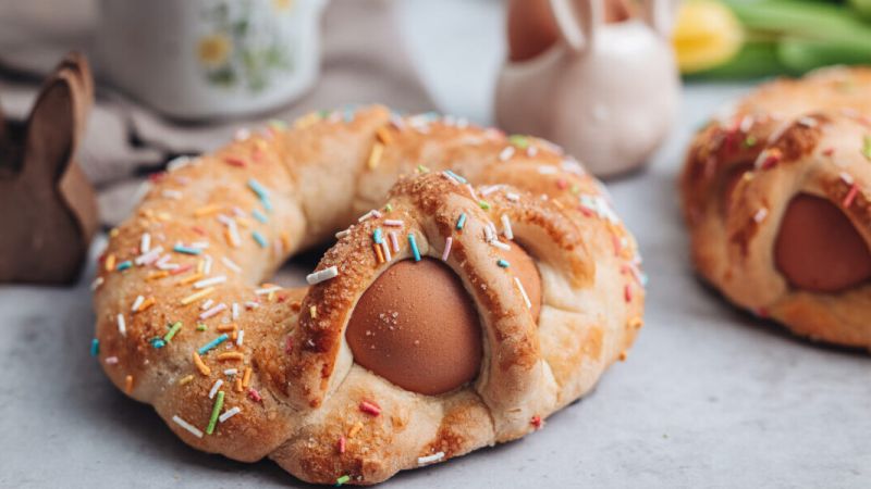 cuzzupe calabresi e1711361015468 bbe46d9f - Le cuzzupe, i dolci doc della Pasqua calabrese - 1 Le cuzzupe, i dolci doc della Pasqua calabrese