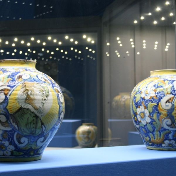Ceramiche di Gerace, a Napoli il racconto della maiolica secentesca