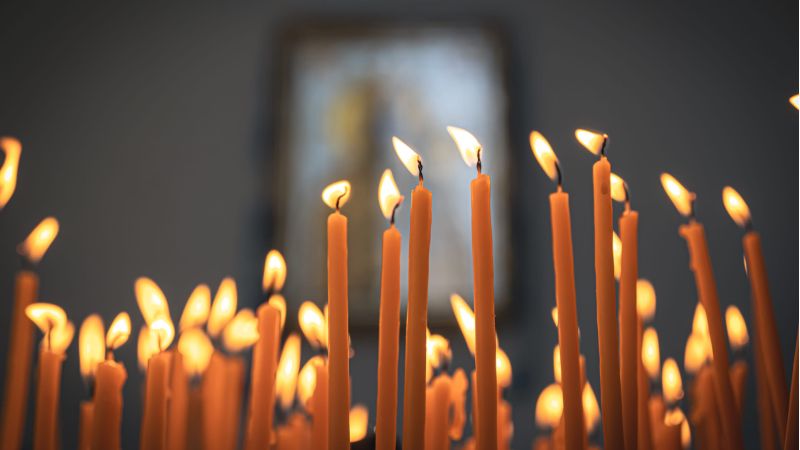 candele scaled bc3ad2e9 - Lungro, è la notte delle Kalimere e del comandamento dell’amore - 1 Lungro, è la notte delle Kalimere e del comandamento dell’amore