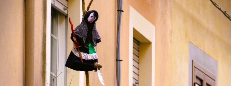 Nelle contrade di Laino Borgo tornano a penzolare le corajisime