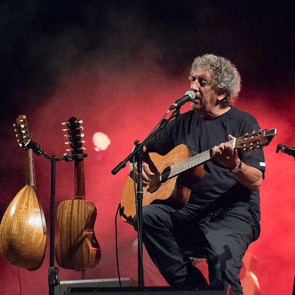 Soverato pronta a brindare al nuovo anno con Eugenio Bennato