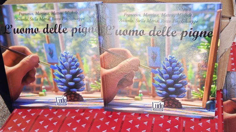 Siderno luomo delle pigne bfb2d66b - “L’uomo delle pigne”, a Siderno la fiaba che nasce dall’arte di comunità - 1 “L’uomo delle pigne”, a Siderno la fiaba che nasce dall’arte di comunità