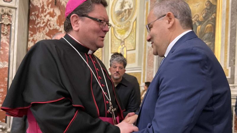Affidato e Arcivescovo scaled e1680537069814 c0883144 - Affidato restaura la corona dell’Addolorata di Rossano - 1 Affidato restaura la corona dell’Addolorata di Rossano