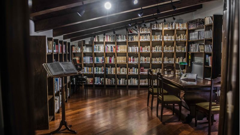 Biblioteca 9 min scaled c08fd7ca - Il Museo Don Salvatore Stillo di Paola nel Sistema Museale Nazionale - 1 Il Museo Don Salvatore Stillo di Paola nel Sistema Museale Nazionale
