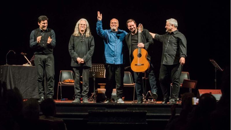 Teatro Politeama di Catanzaro, il racconto musicale di Enzo De Caro celebra Renato Carosone