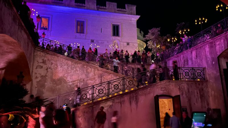 WhatsApp Image 2023 08 24 at 10.15.34 c4f6af5e - Le candele e i calici di vino, la magica atmosfera al Castello ducale di Corigliano - FOTO - 1 Le candele e i calici di vino, la magica atmosfera al Castello ducale di Corigliano – FOTO