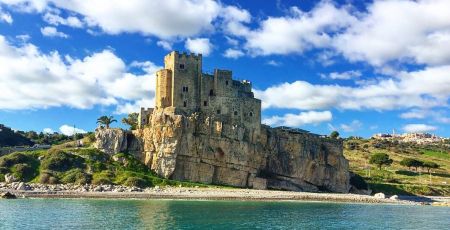 Castello di roseto foto Castello Federiciano pagina fb e1716825985341 c7c4c8f5 - Meraviglie di Calabria - 19