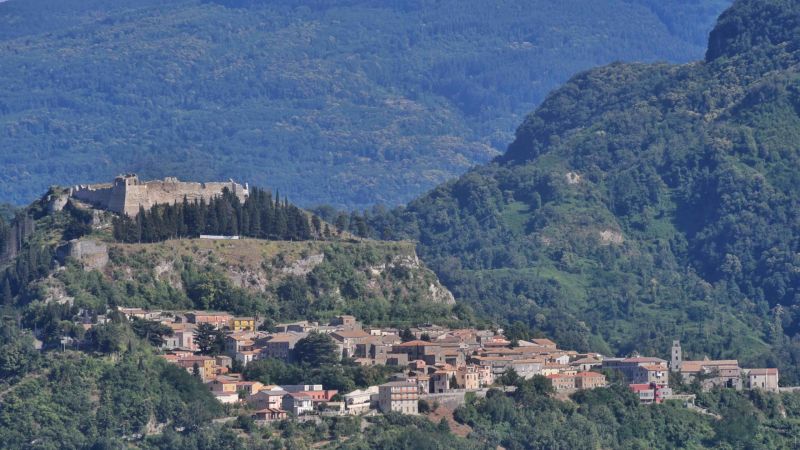 Pietro Barbalonga, Aiello Calabro celebra il suo scalpellino architetto