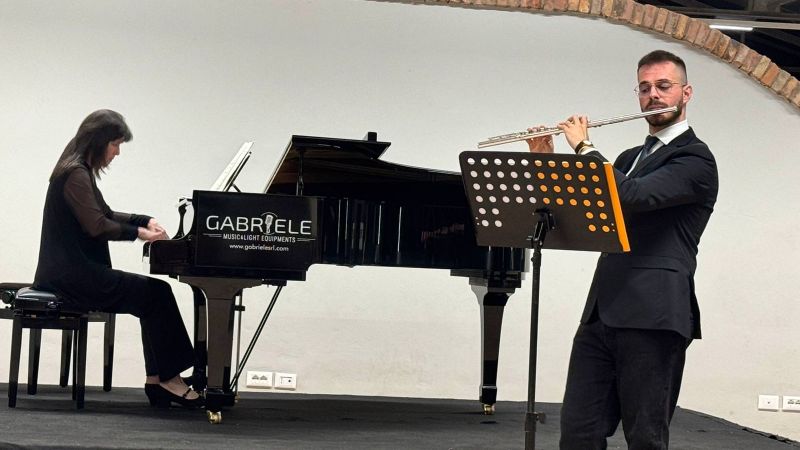 FLAUTISTA CARMINE ZUCCARELLI E PIANISTA MANUELA MARCONE cb9ffd16 - Trebisacce, Zuccarelli e Marcone incantano con Enescu, Schubert e Reinecke - 1 Trebisacce, Zuccarelli e Marcone incantano con Enescu, Schubert e Reinecke