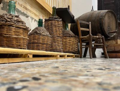 I palmenti rupestri in Calabria, come si faceva il vino migliaia di anni fa