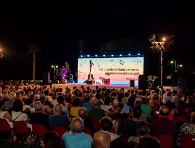“Festival dell’argomento a piacere” a Roccella, apre Enrico Mentana
