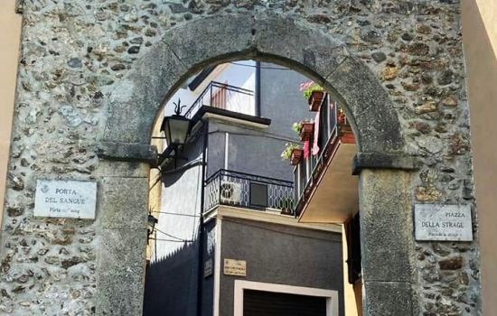 porta_del_sangue_guardia
