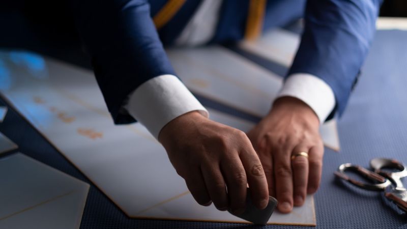 copertina n d3747cc5 - Le cravatte di Berlusconi: una collezione che nasce in Calabria dalla sartoria di Damiano Presta - 1 Le cravatte di Berlusconi: una collezione che nasce in Calabria dalla sartoria di Damiano Presta