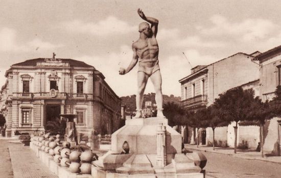 cosenza fontana del balilla 3 d36428da - Meraviglie di Calabria - 1