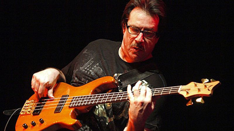 WhatsApp Image 2023 04 14 at 09.30.49 d76d2270 - Al TAU arriva il grande bassista Jeff Berlin - 1 Al TAU arriva il grande bassista Jeff Berlin