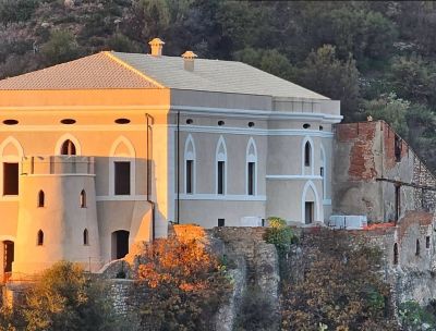 Danze, tamburi e fuoco per la rinascita del Castello di Palizzi