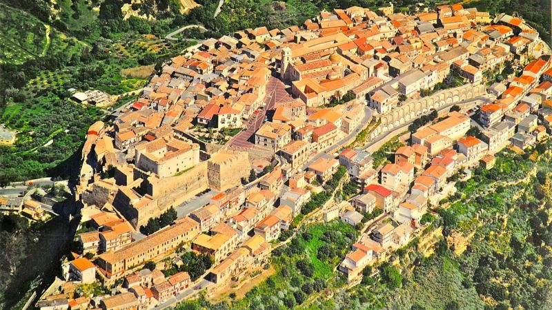 Santa Severina foto Giulio Archina dbb5e101 - Giornate FAI per le scuole, i tesori calabresi svelati da giovani ciceroni - 1 Giornate FAI per le scuole, i tesori calabresi svelati da giovani ciceroni