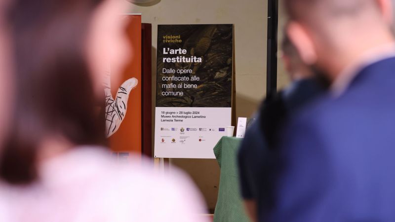 Progetto senza titolo 1 1 dcaf6bc8 - Dalle opere confiscate alle mafie al bene comune: la mostra gratuita è ancora visitabile - 1 Dalle opere confiscate alle mafie al bene comune: la mostra gratuita è ancora visitabile