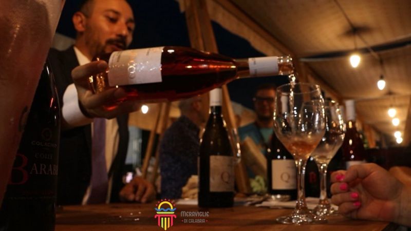 vino calabria deeac856 - Consapevolezza e qualità , ecco come il vino calabrese ha conquistato tutti - 1 Consapevolezza e qualità , ecco come il vino calabrese ha conquistato tutti