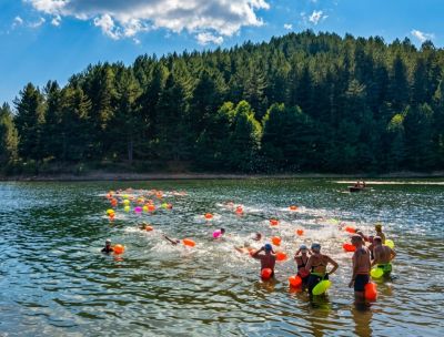Nuoto in acque libere, 150 atleti si sono sfidati sul Lago Arvo