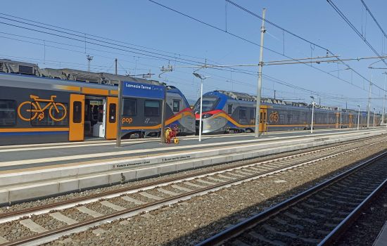 treno pop Lamezia Terme foto Associazione Ferrovie in Calabria df027376 - Meraviglie di Calabria - 1