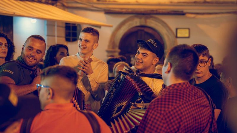 Progetto senza titolo 34 e01d346c - Al via Felici & Conflenti, una festa per riaffermare la comunità attraverso i saperi antichi - 1 Al via Felici & Conflenti, una festa per riaffermare la comunità attraverso i saperi antichi