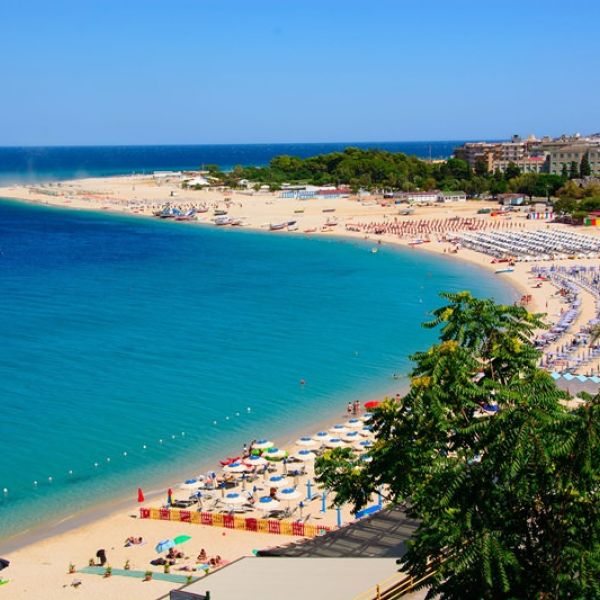 Soverato, spiagge da sogno e un mare cristallino da Bandiera blu