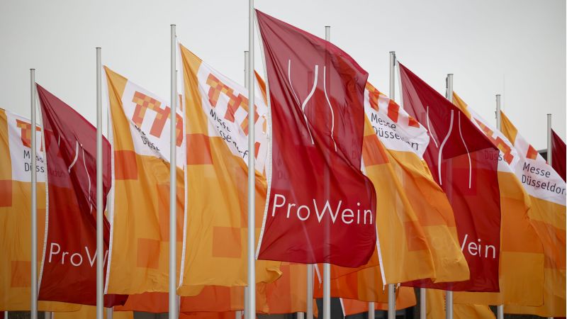 Vino fiera Dusseldorf 2025 12 scaled e28aadbe - Prowein 2025, vini calabresi in primo piano alla fiera di Düsseldorf - 1 Prowein 2025, vini calabresi in primo piano alla fiera di Düsseldorf
