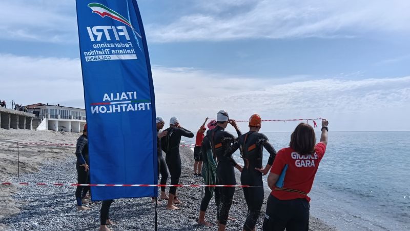 Triathlon riviera cristallina 12 e38527e3 - Triathlon della Riviera Cristallina, un debutto col vento in poppa - 1 Triathlon della Riviera Cristallina, un debutto col vento in poppa