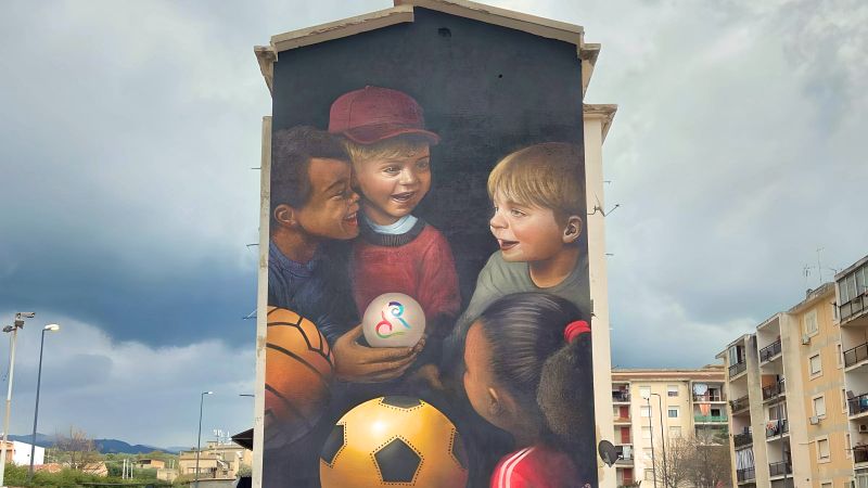 Giulio Rosk murales Arghilla Zvonimir Boban 5 b e5e0781f - Contro il razzismo, ad Arghillà il murales realizzato da Giulio Rosk - 1 Contro il razzismo, ad Arghillà il murales realizzato da Giulio Rosk
