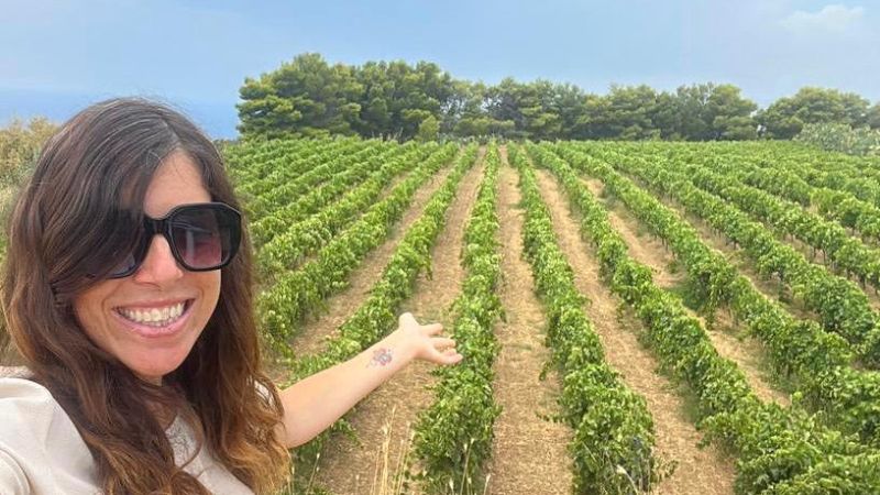 IMMAGINE COPERTINA e6dd7c96 - Cambio vita: produco vino con papà - 1 Cambio vita: produco vino con papà