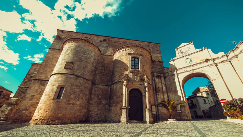 Screenshot 2023 07 20 162002 e616c028 - A Gerace «Il Borgo Incantato: L’arte di strada nei vicoli» - 1 A Gerace «Il Borgo Incantato: L’arte di strada nei vicoli»