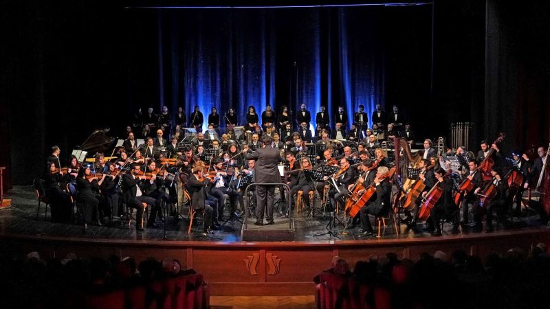 Al Politeama in scena l’Orchestra filarmonica della Calabria e Peppe Servillo