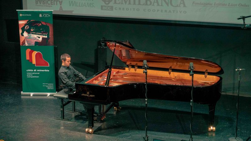 Antonio Lorenzo Pitaro vincitore Concorso pianistico internazionale Citta di Minerbio 2 e7f23190 - Antonio Pitaro vincitore assoluto al Concorso Pianistico di Minerbio - 1 Antonio Pitaro vincitore assoluto al Concorso Pianistico di Minerbio