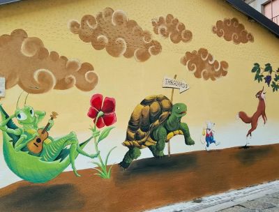 Storie di animali parlanti, le favole di Esopo nei murales di Fabrizia