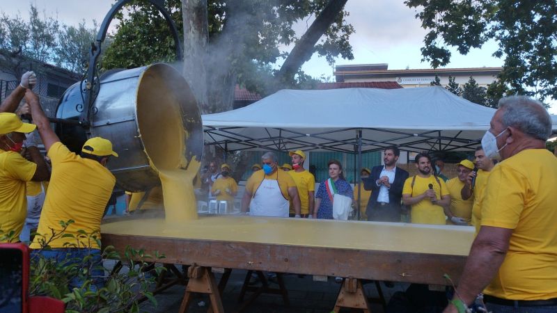 Dipignano sagra della polenta 2 e9d6c59d - Sagra della Polenta, a Dipignano si festeggia la 60ª edizione - 1 Sagra della Polenta, a Dipignano si festeggia la 60ª edizione
