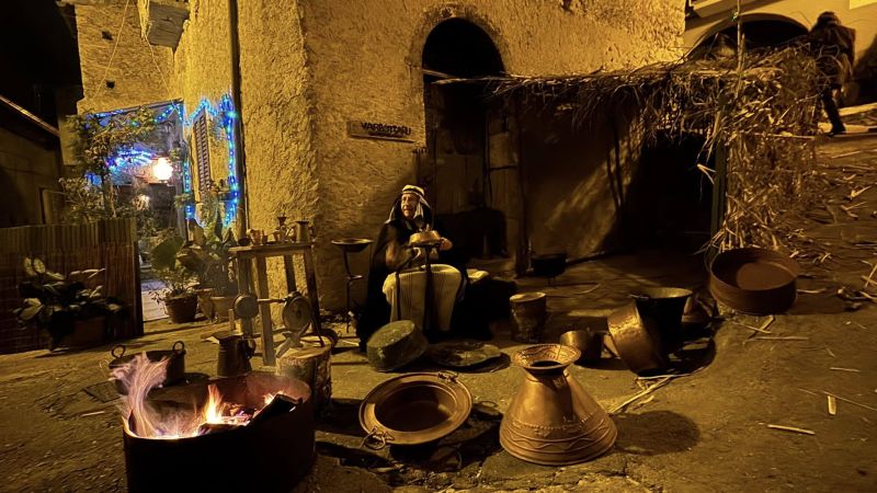 Presepi viventi, quello di Dipignano parla anche ‘ammascante’