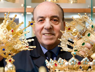 Un francobollo celebra l’arte orafa calabrese di G.B. Spadafora
