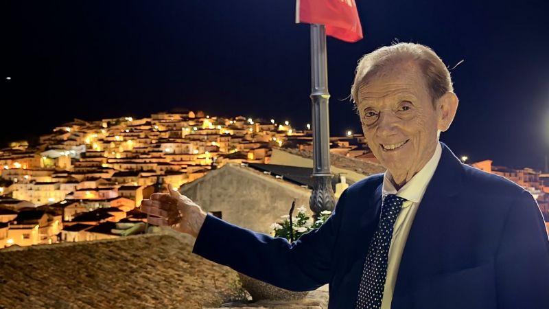 osvaldo bevilacqua ed74b12d - Osvaldo Bevilacqua in Calabria, al Festival dei Borghi più belli d'Italia - 1 Osvaldo Bevilacqua in Calabria, al Festival dei Borghi più belli d’Italia